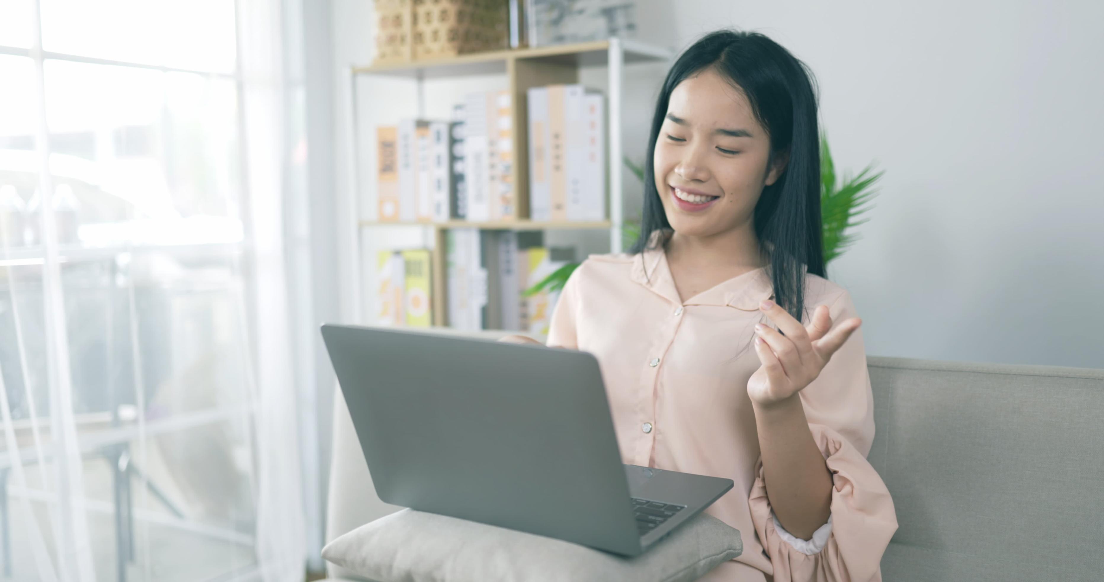 Professional seminar setting showing focused learning environment with structured materials and participant engagement